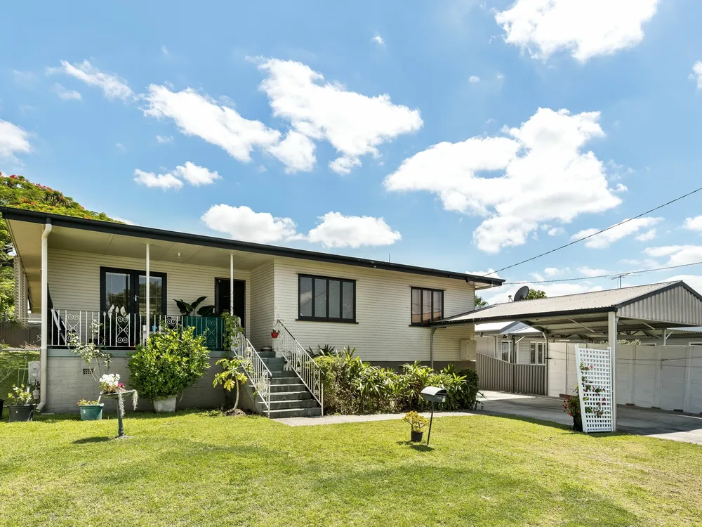 6 Edwards Street, Eastern Heights, Qld 4305